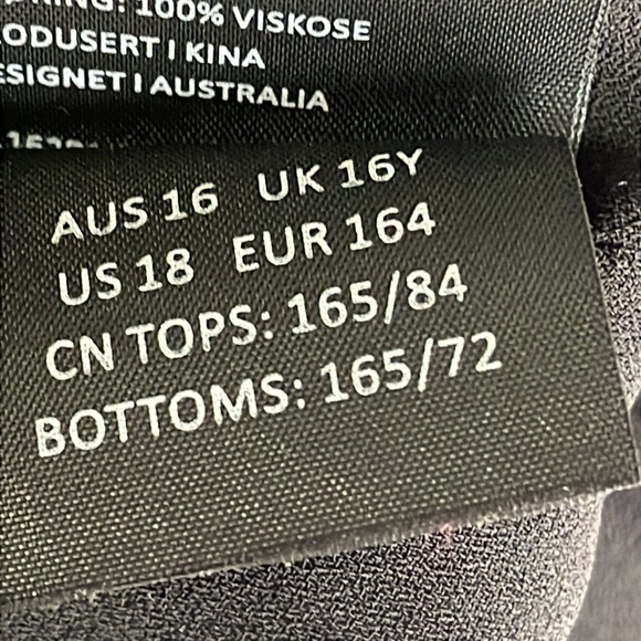 Bardot Black Cold Shoulder Lace Ruffle Dress Size 18 - Picture 8 of 9